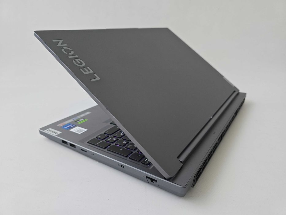 Lenovo LEGION 5 (2024) I7 14700HX/RTX 4070/RAM 16GB/SSD 512GB/240Hz