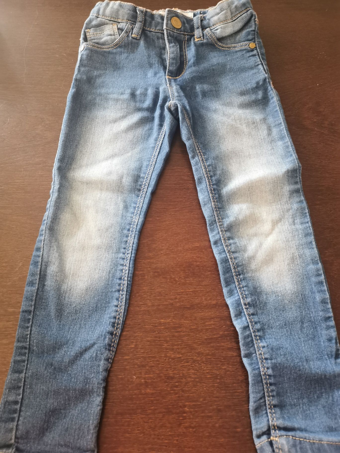Spodniea jeansy 104