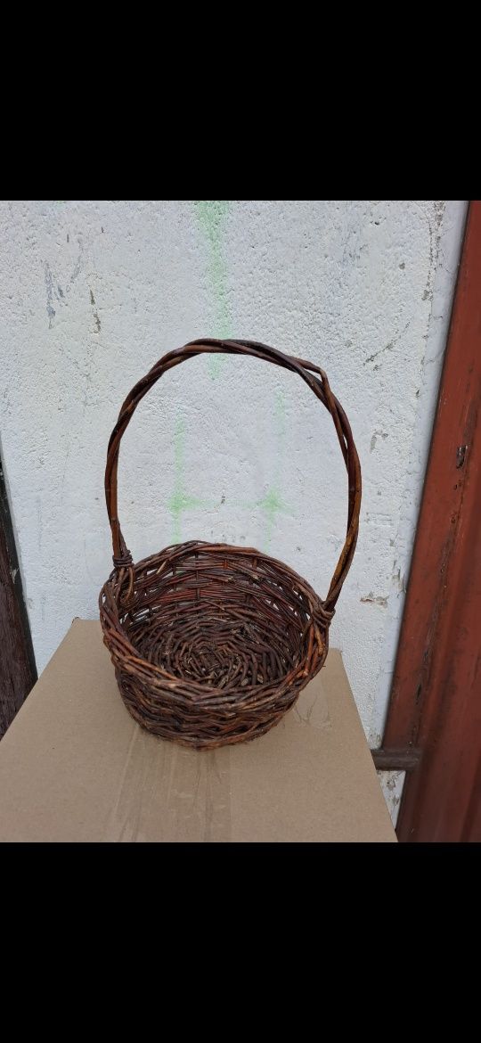 Koszyk wiklinowy z kabłąkiem prl