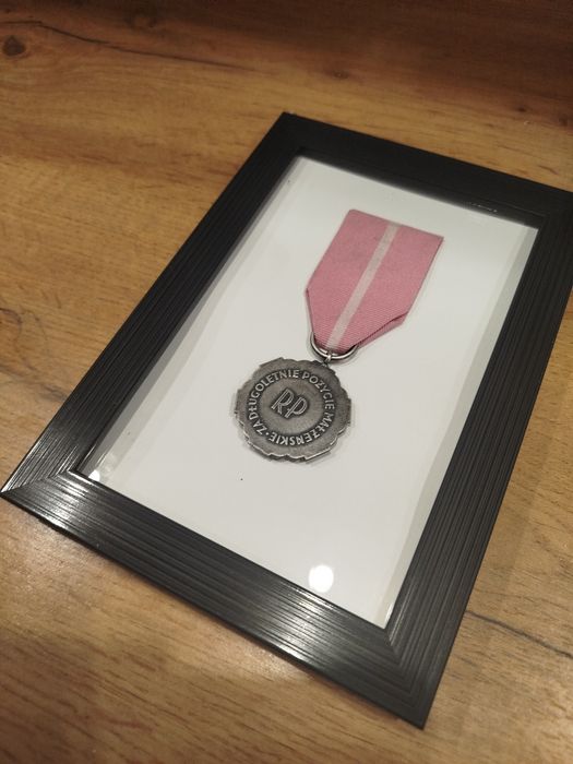 Medal,odznaczenie w ramce..Prezent dla małżonka.PRL.Starocie.Vintage.