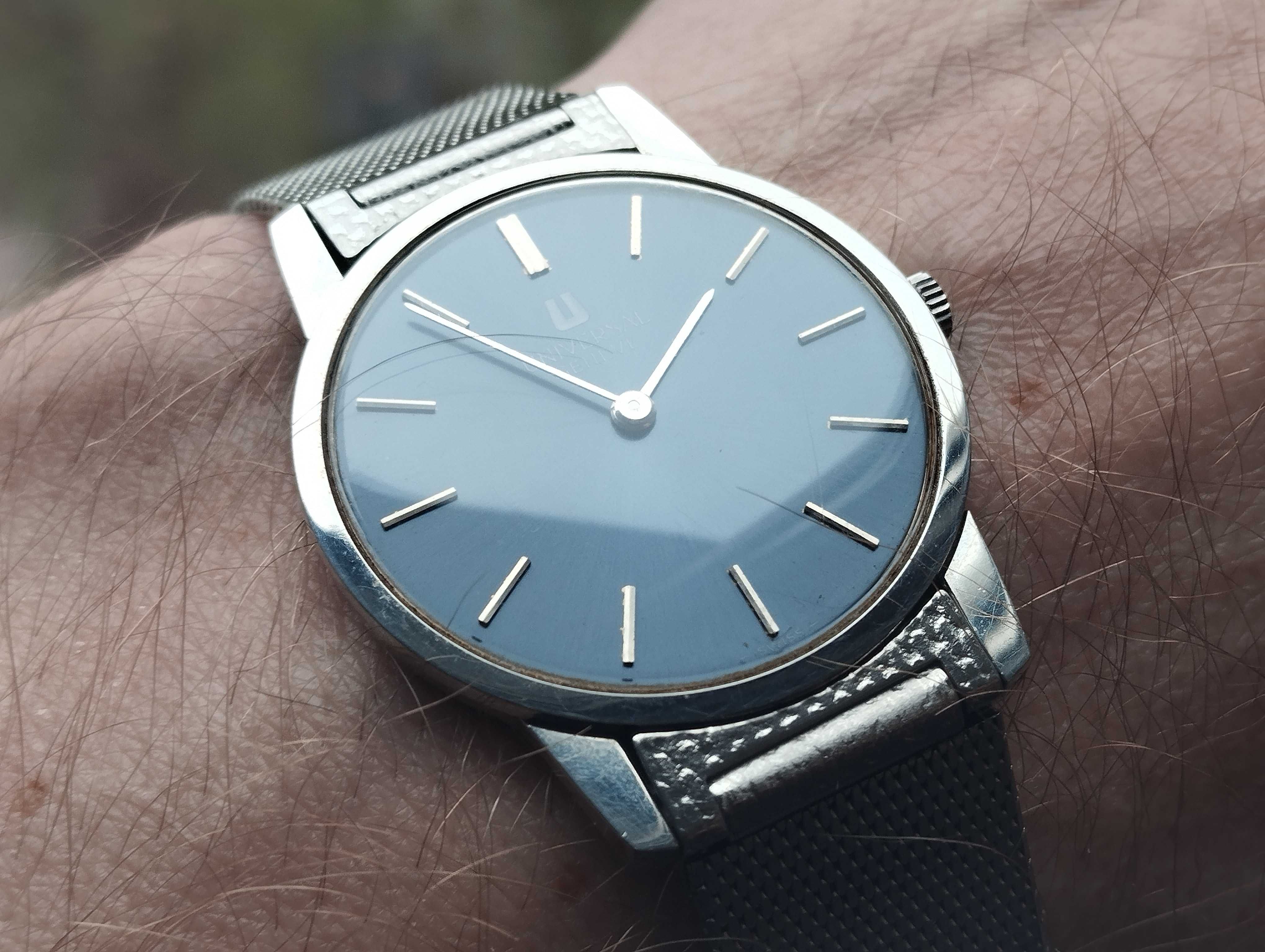 Вінтажний годинник Universal Geneve Ultra Thin.