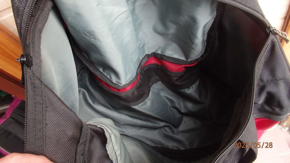 Torba na ramię i do ręki firmy 4F.