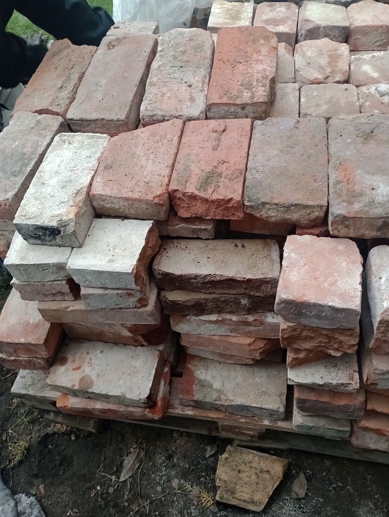 Sprzedam białą i czerwoną cegłę z rozbiórki