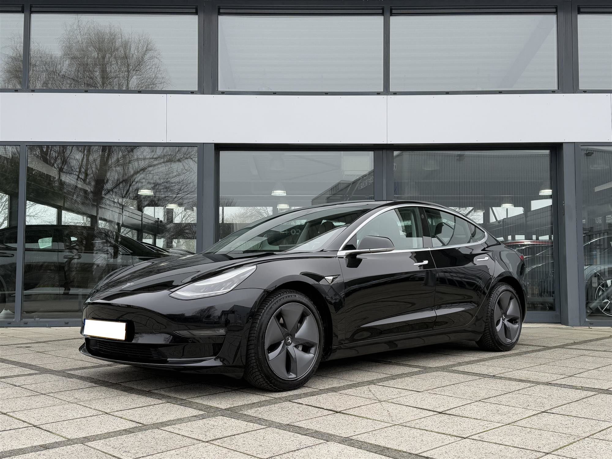Tesla Model 3 Dual Motor Long Range AWD