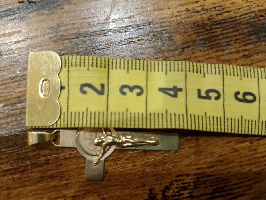 Używany Krzyżyk złoty św. Benegdyta