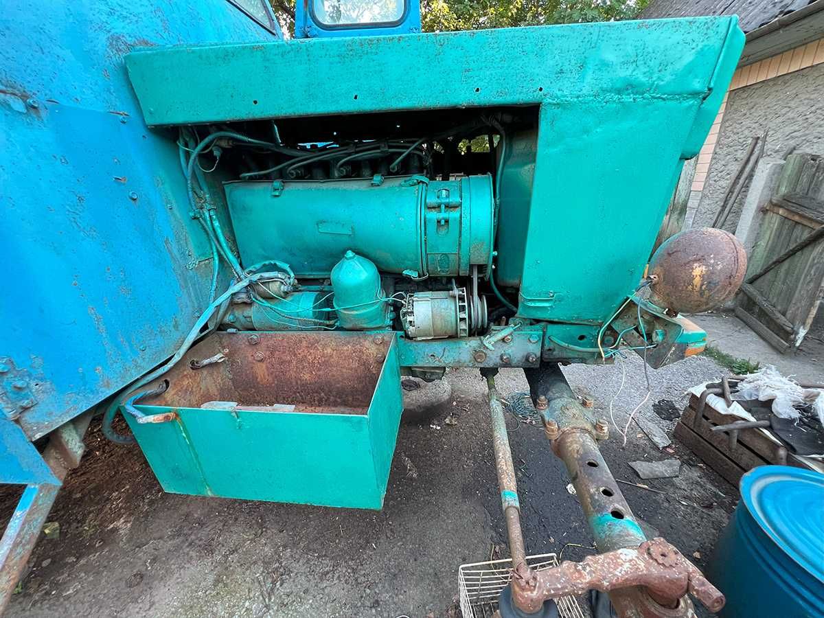Трактор Т-40 прицеп культиватор плуг діскова борона картоплекопалка