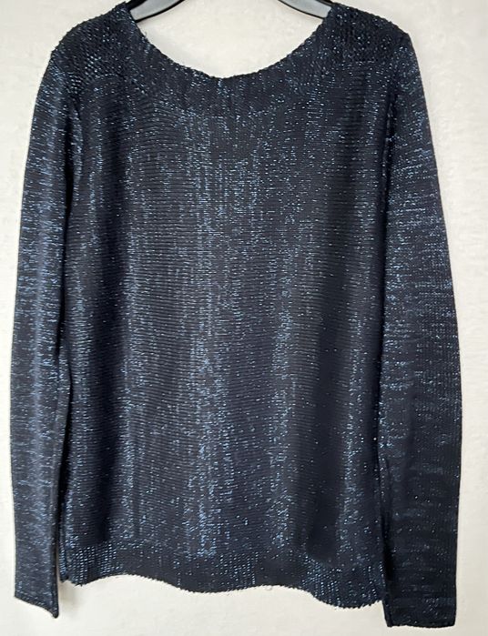 Granatowy damski sweter