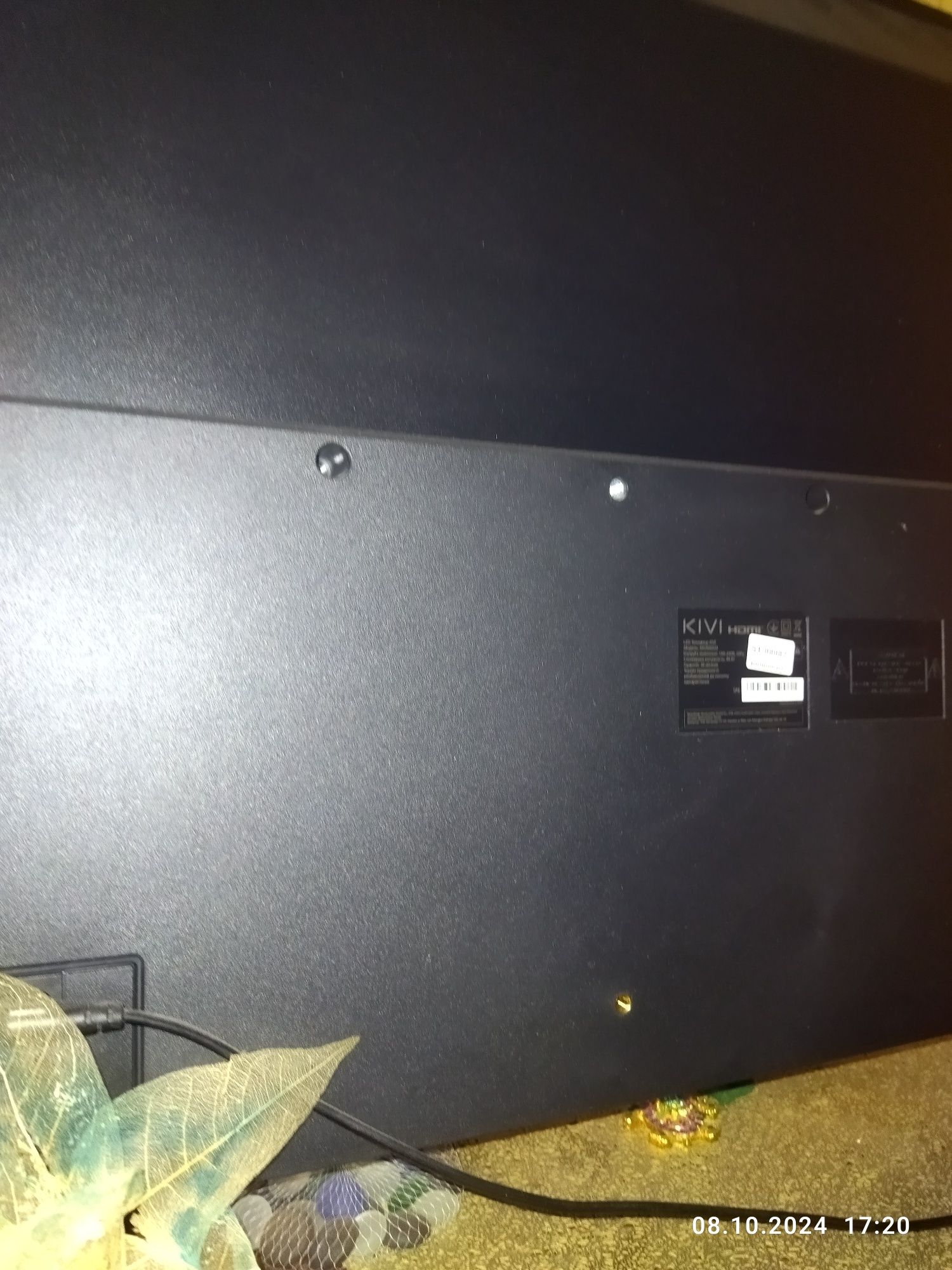 SmartTV  KIVI .102см"40" диагональ