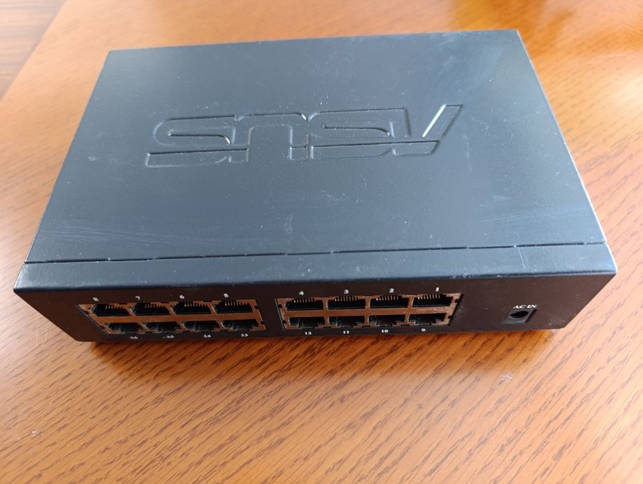 Коммутатор TP-LINK TL-SF1016D