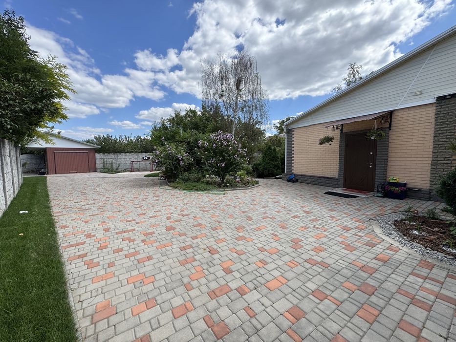 Продам 2-этажный дом в Подгородном, улица Низовая