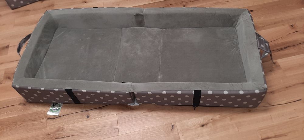 Łóżeczko turystyczne składane