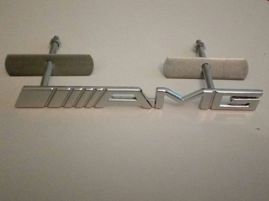 Emblema grelha AMG panamericana Mercedes AMG gt