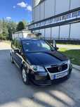 VW Touran wersja Freestyle | 1.6 MPI + gaz | 2010 | climatronic