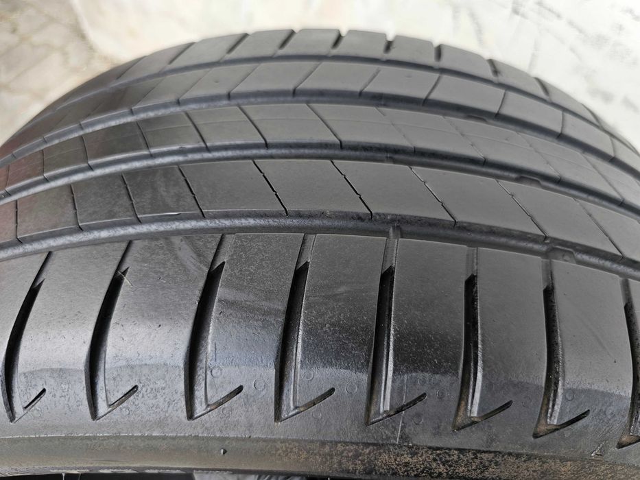 Lato Bridgestone 225/45 R18 5.5mm
