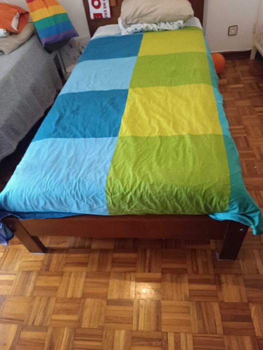Vendo cama de solteiro