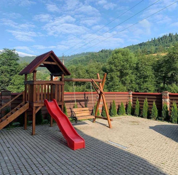 Оренда будинку готельного типу на 14 кімнат, с. Головецько