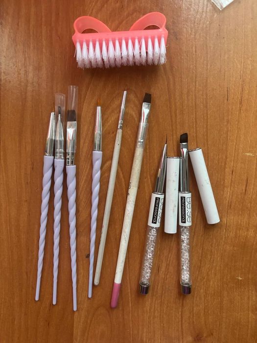 Продам набір для Манікюру ! Лаки + Лампа для Манікюру