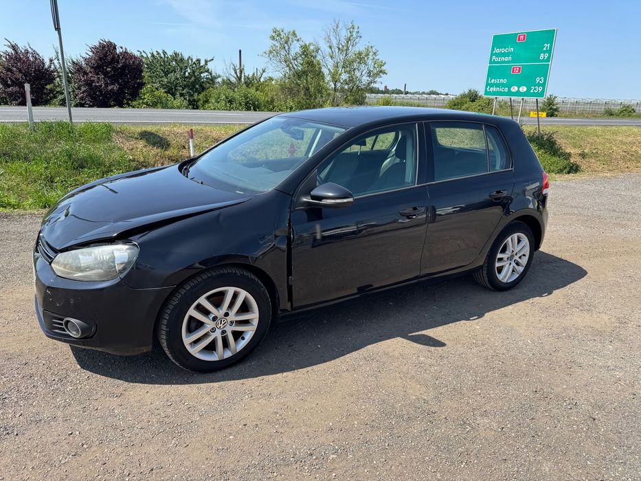 Volkswagen Golf Volkswagen Golf 1.6 TDI 105 koni