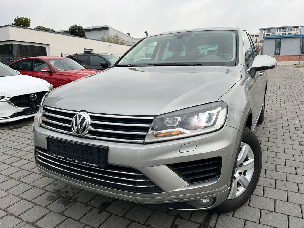 Бампер VW Touareg 7LA 7P5 CR7 решітка бампера та ін. запчастини VW