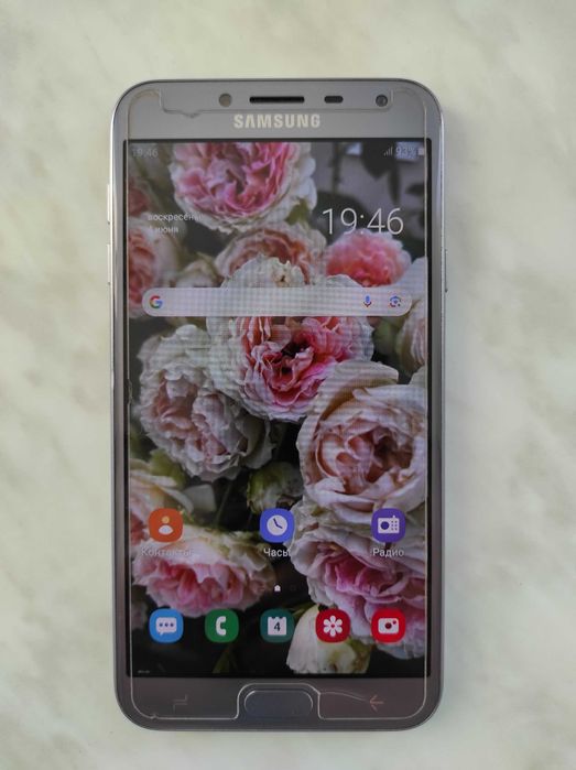 Телефон Samsung Galaxy J4
