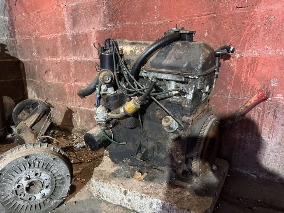 Разобрал свою 2106.Есть двигатель 011 со всем навесным,