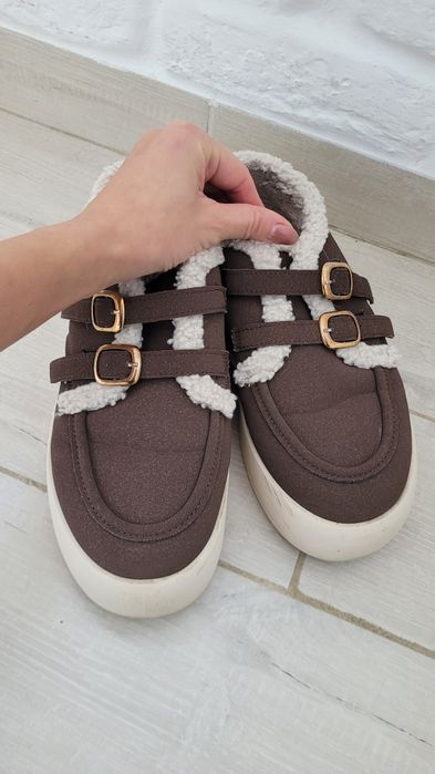 Терміново Жіноче  тепле взуття