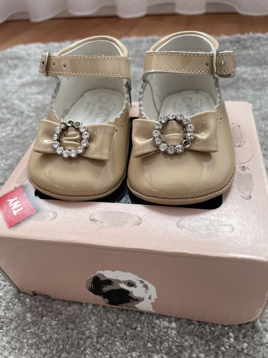 Sapatinho bébé Tamanho 17 TNY