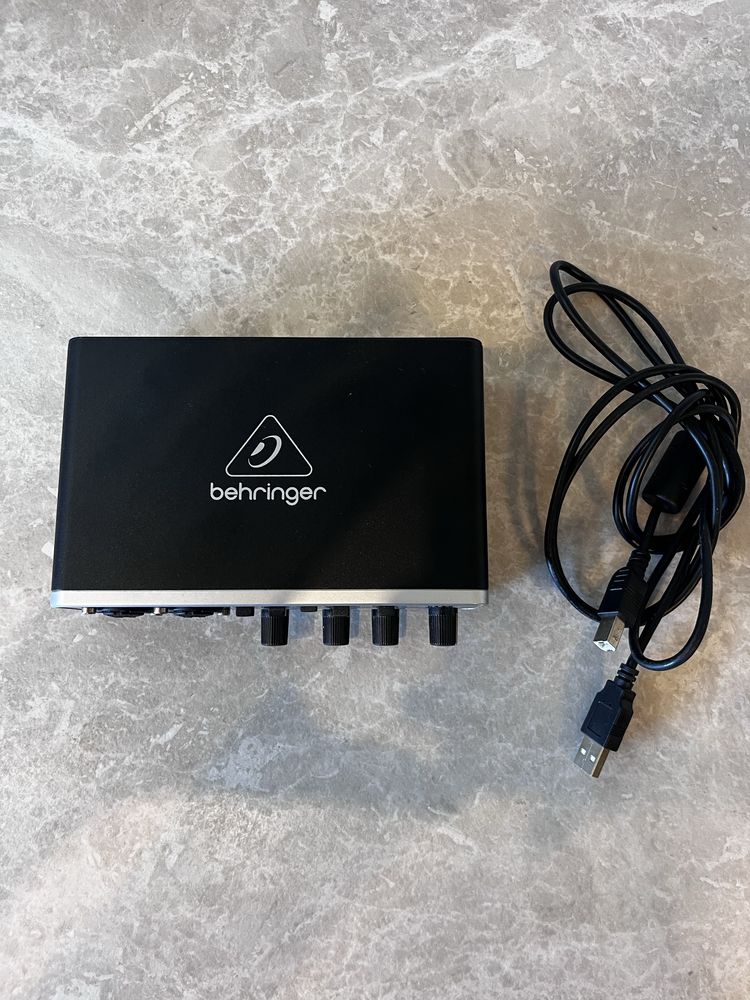 Behringer UMC202 HD Interfejs audio