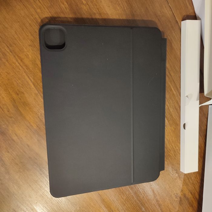 Magnetyczna klawiatura z etui do iPad Pro 11" (2024) – Dux Ducis