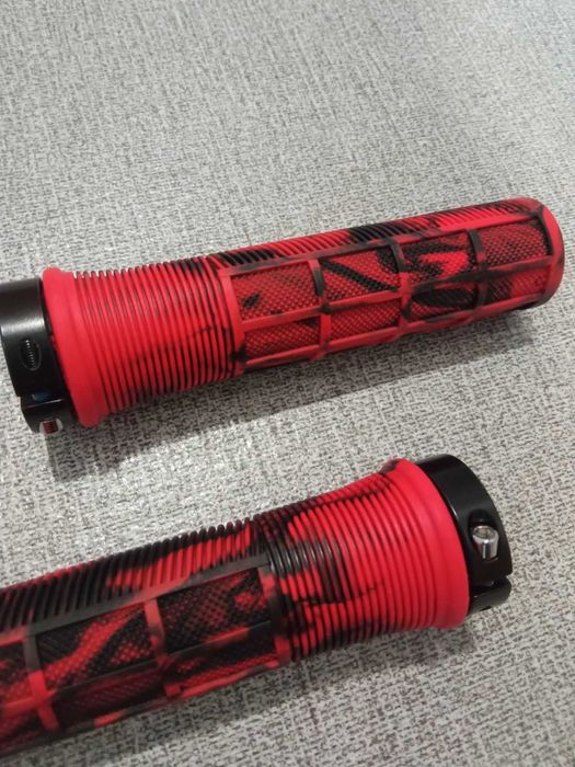 KuKirin G2 Max Uchwyty mankiety na kierownica czerwony/czarny
