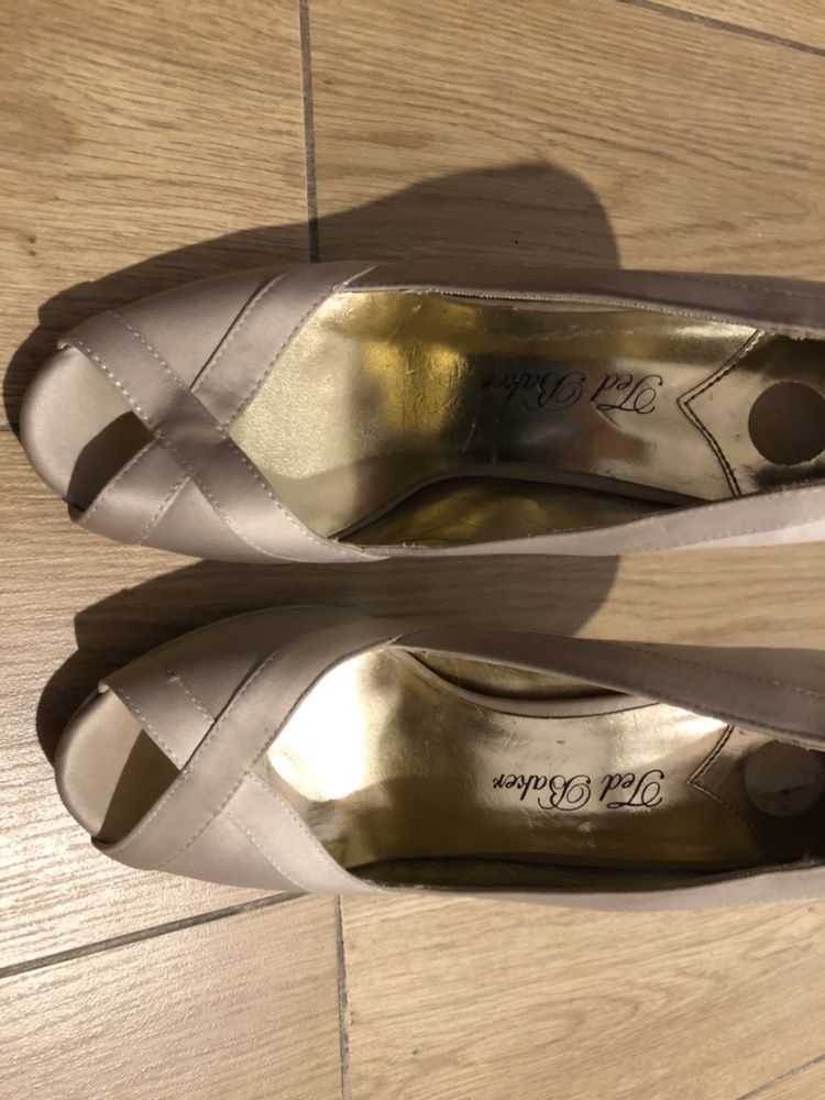 Nowe szpilki TED Baker beżowe- r. 38