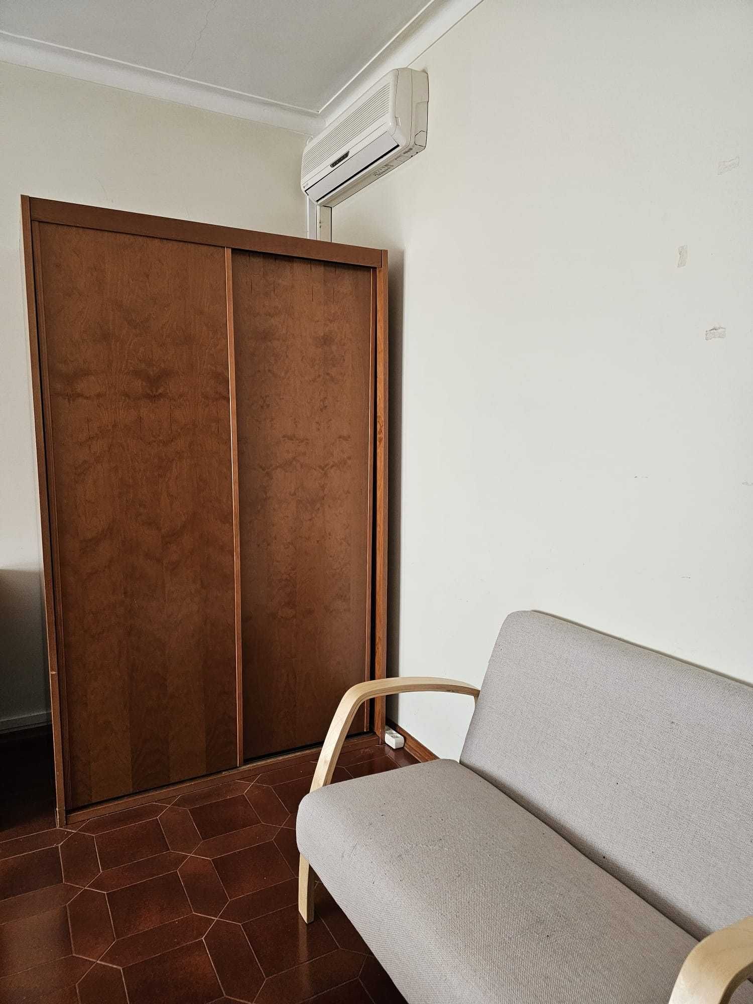 Quarto Duplo p/ 1 ou 2 pessoas (tudo incl.c/ AC) - Vale Flores (21 m2)