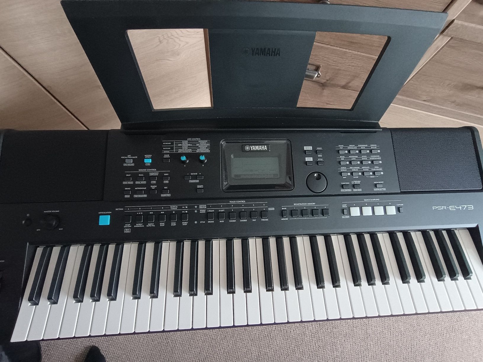 Sprzedam keyboard Yamaha PSR-E473