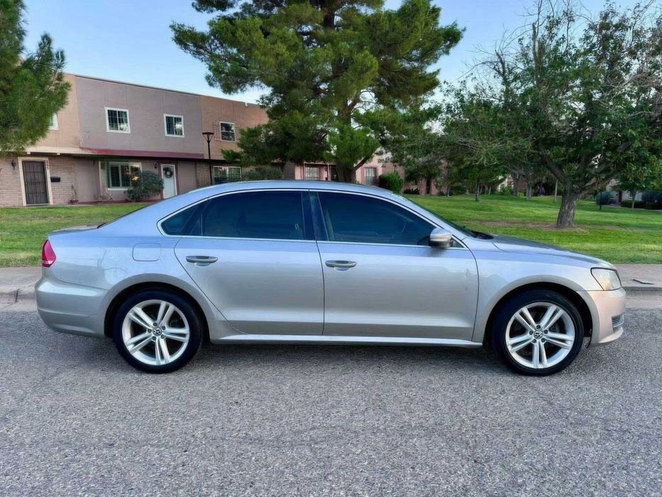 Volkswagen Passat Wolfsburg Edition      2014