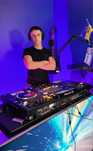 Діджей DJ ведучий звук світло ефекти