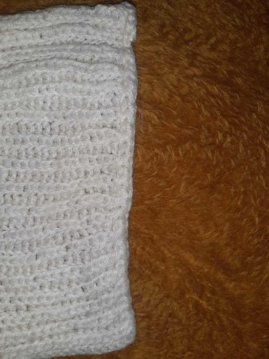 Шарф довгий в'язаний шерстяний білого кольору