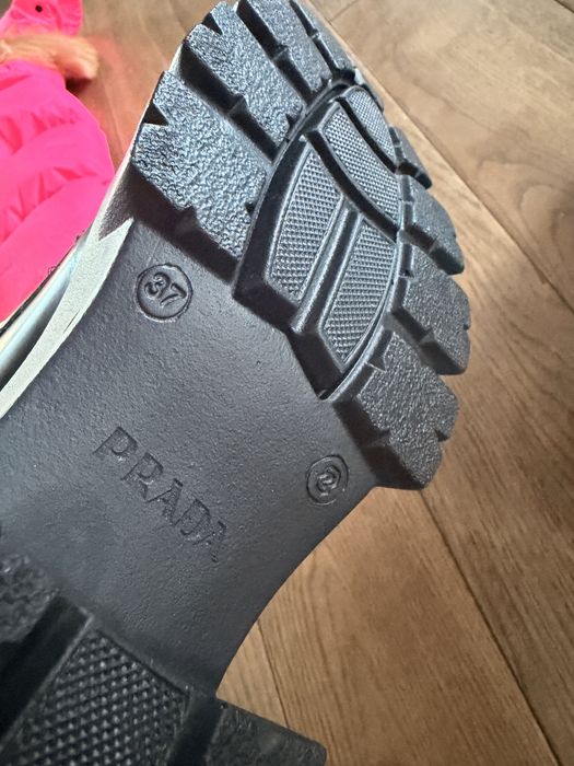 Mokasyny Prada Monolith Loafers – ikona stylu i komfortu