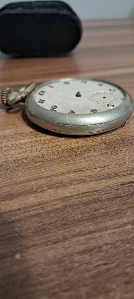 Stary zegarek kieszonkowy