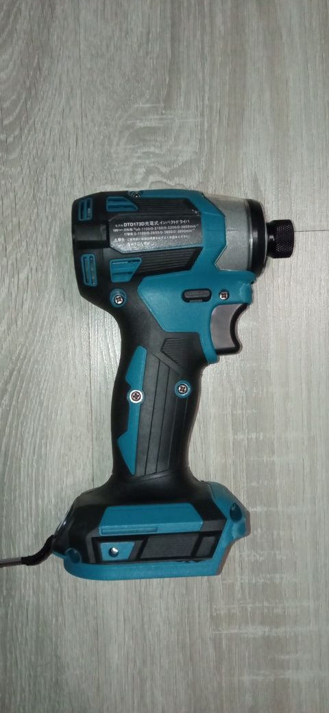 Шуруповерт Makita DTD 173D (імпакт)