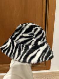 Bucket hat com padrão zebra