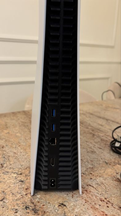 PlayStation 5 konsola PS5 CFI-1016A 825GB z napędem