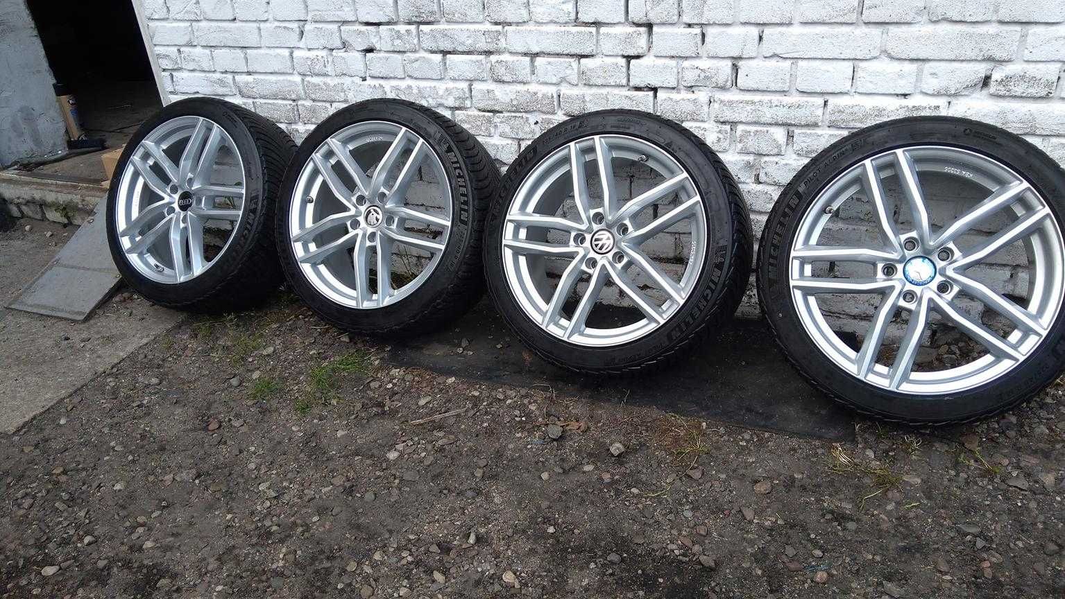 [70] GOLF JETTA Octavia 225/40/18 A B klasse LEON  A3 C204 tpms 5x112