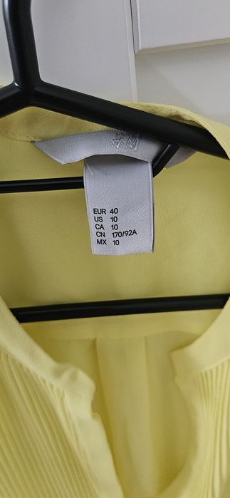 Sprzedam bluzeczke z H&M  rozmiar 40