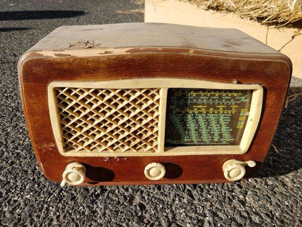 Rádio a Vávulas Luxor