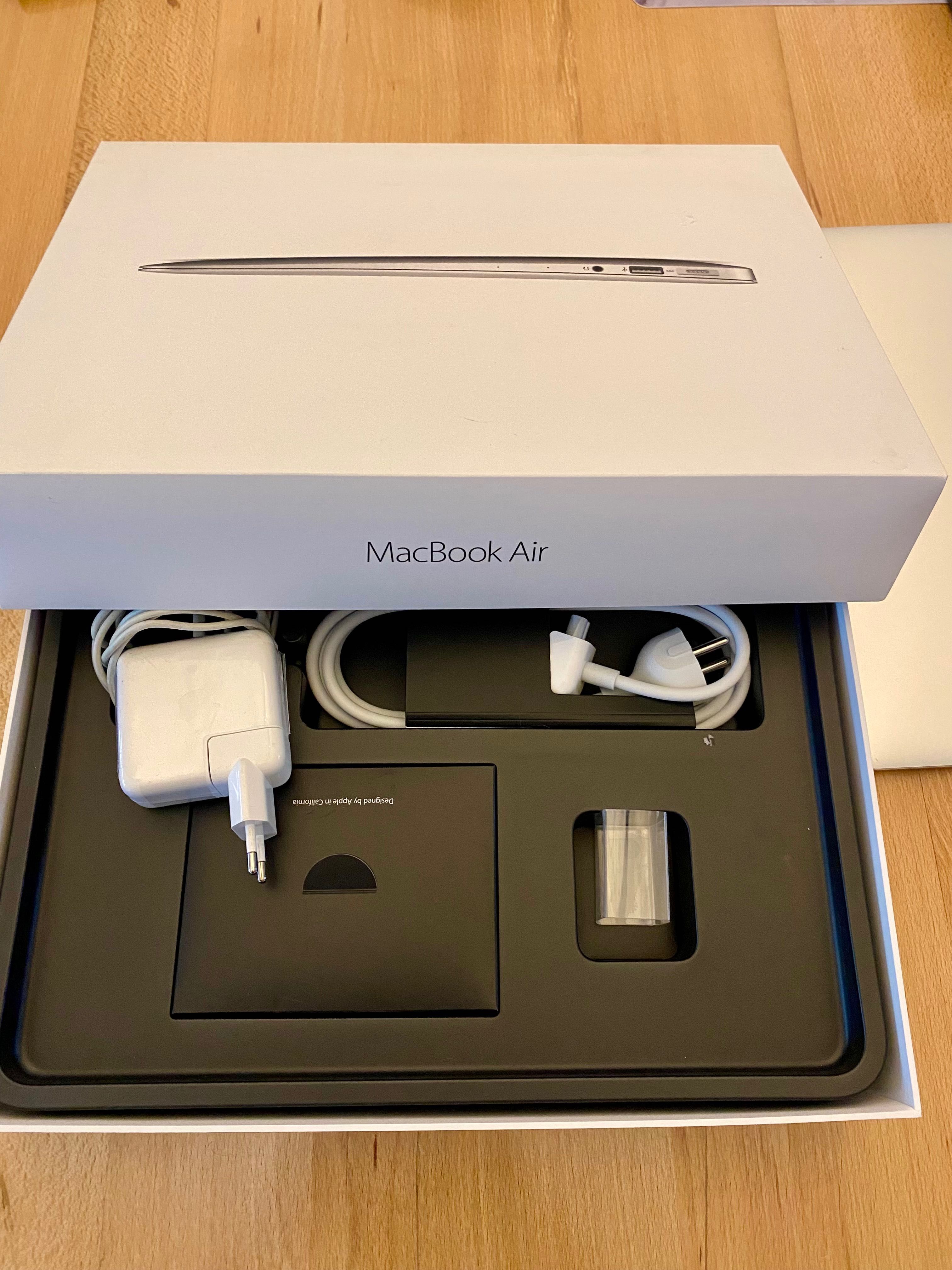 MacBook Air 13 8GB jak nowy