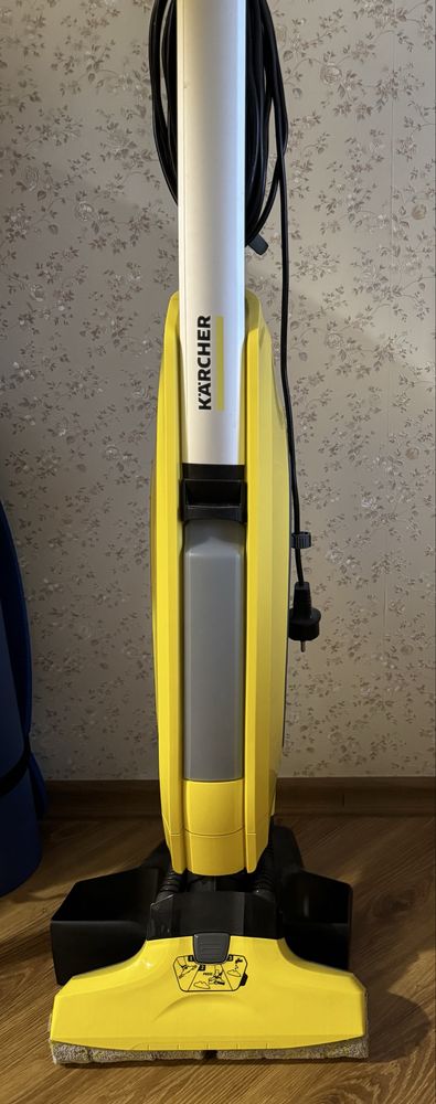 Продам миючий пилесос Karcher