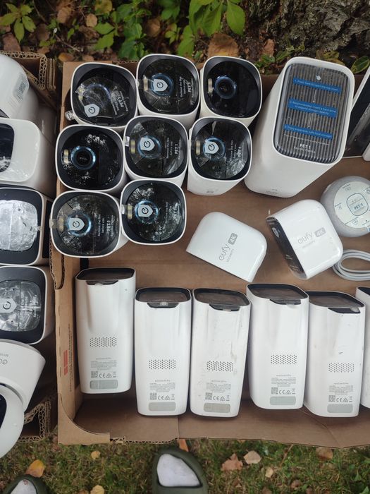 Eufy kamery do monitoringu+solar+bazy zestaw