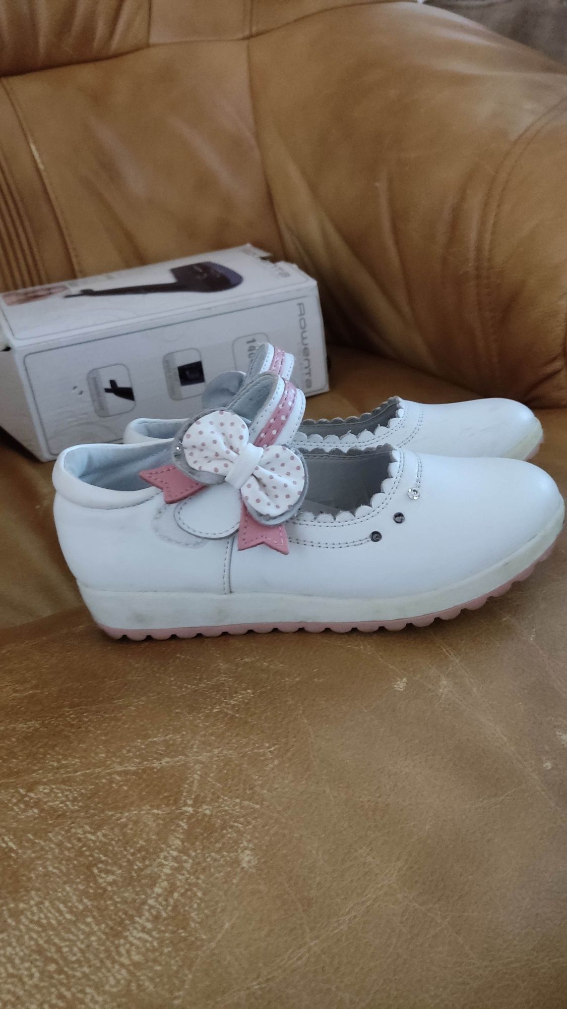 Взуття для дівчинки туфлі
