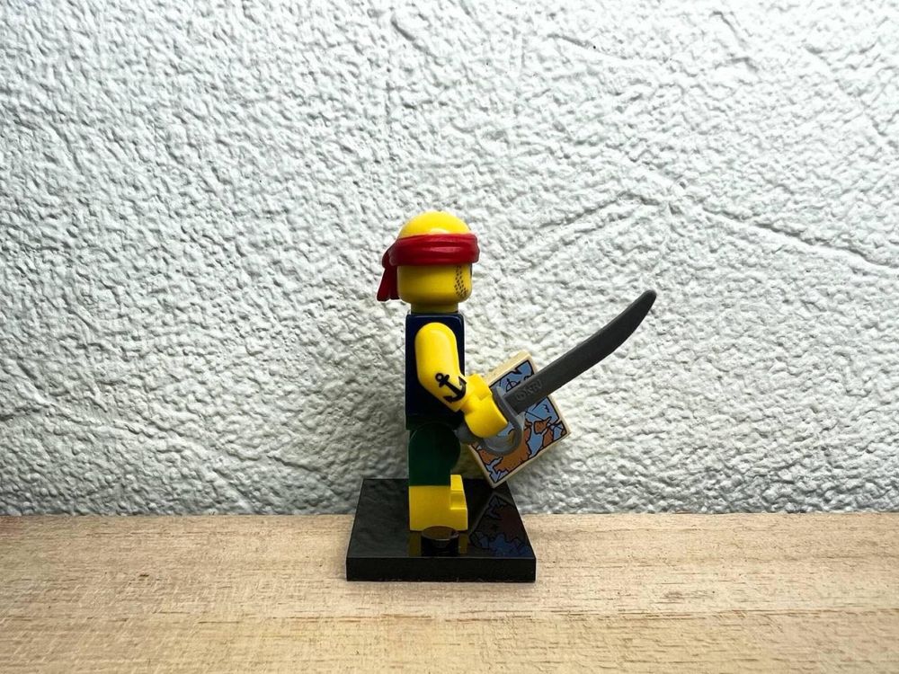 Lego оригінал Pirate lego minifigures 16 series