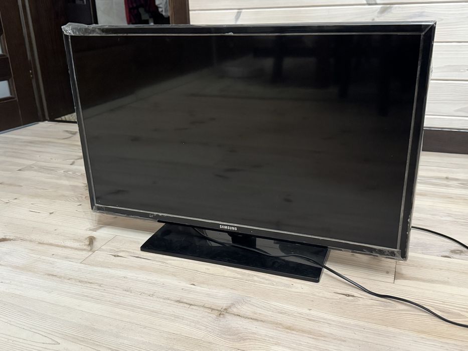 Телевізо Samsung UE32EH4003W